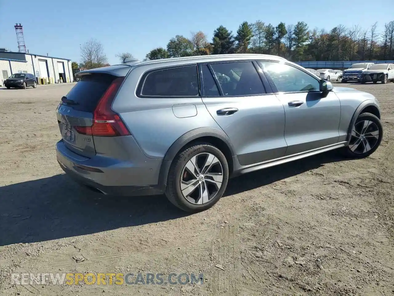 3 Photograph of a damaged car YV4102WK8L1030464 VOLVO V60 2020