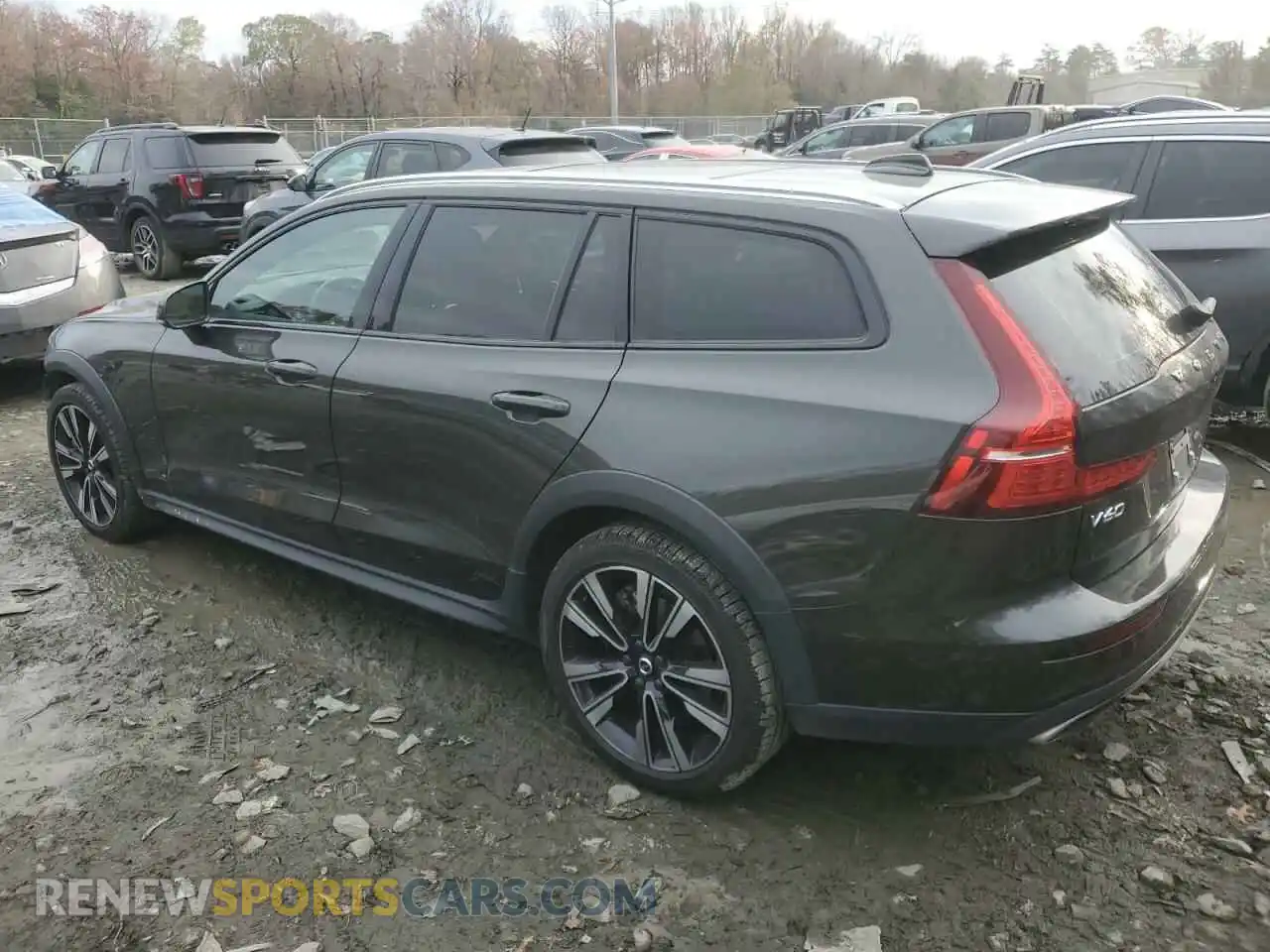 2 Photograph of a damaged car YV4102WK9M1067802 VOLVO V60 2021