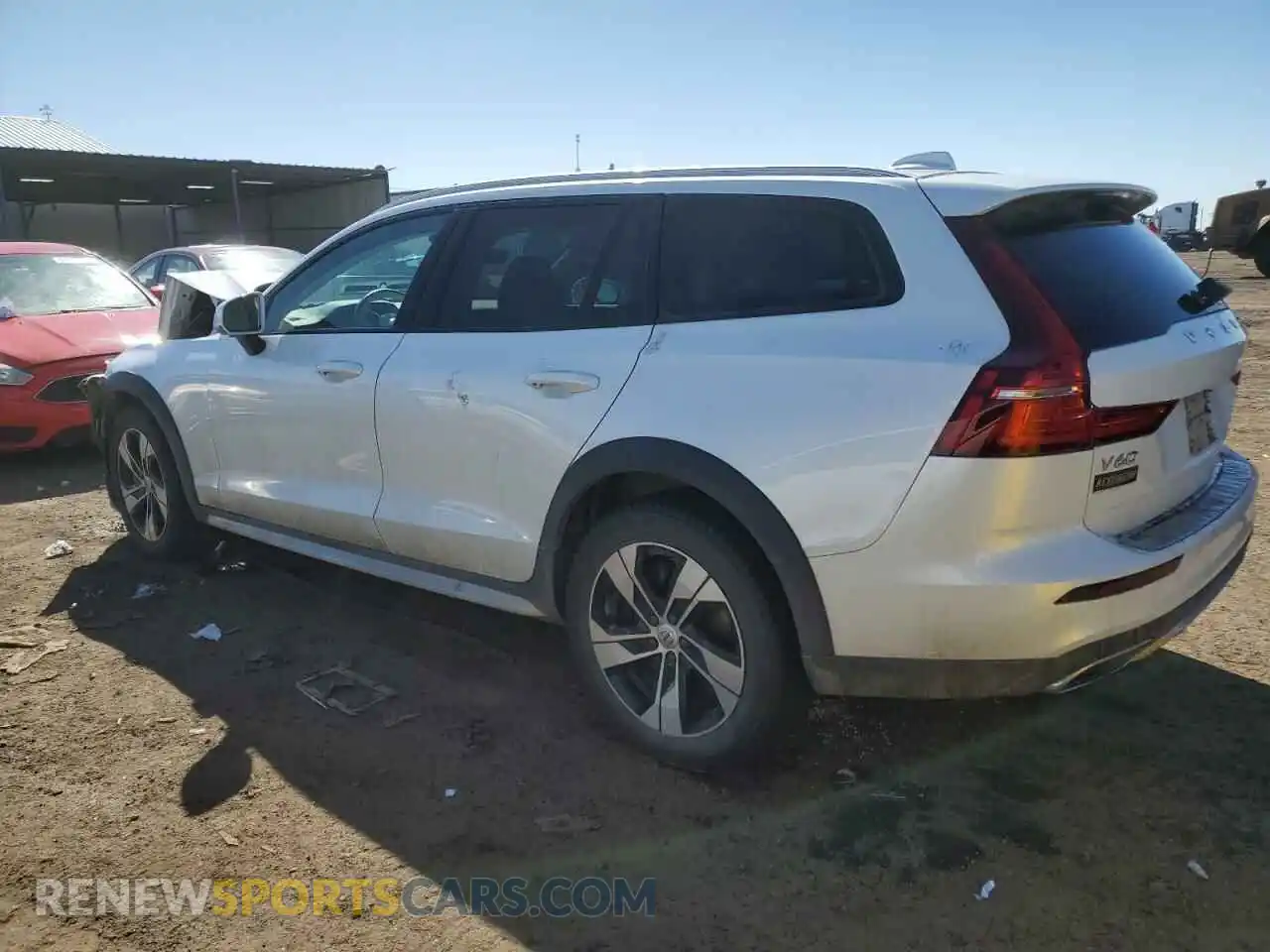 2 Photograph of a damaged car YV4102WKXM1069073 VOLVO V60 2021