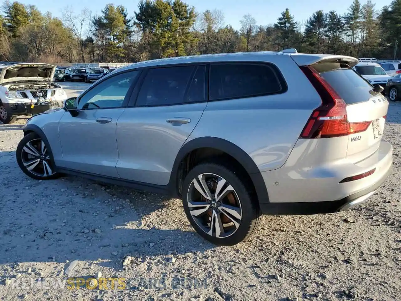 2 Photograph of a damaged car YV4L12WZ4P2108242 VOLVO V60 2023