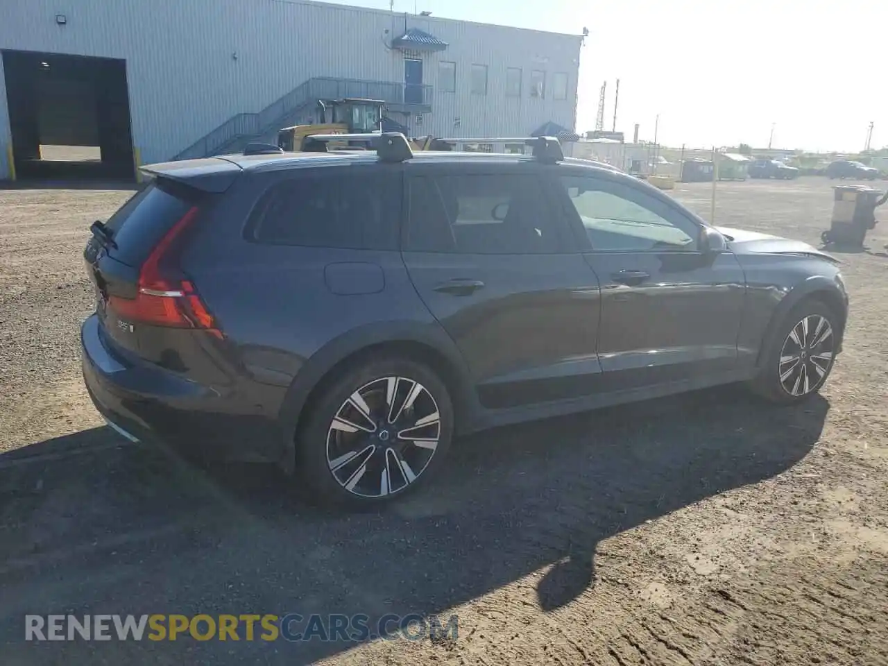 3 fotografías del automóvil dañado YV4L12WZ7P2106467 VOLVO V60 2023