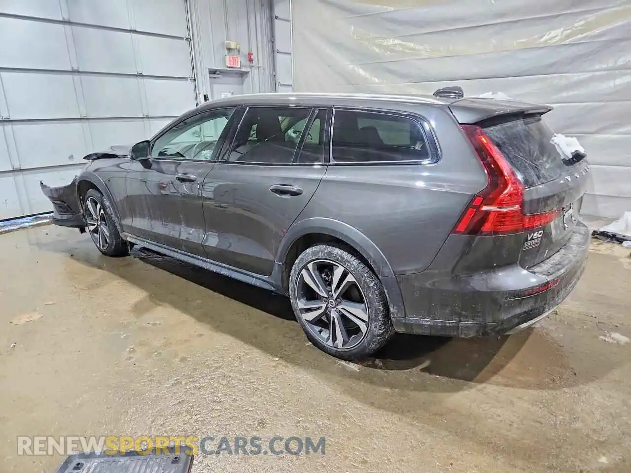 2 Photograph of a damaged car YV4L12WY4R2136570 VOLVO V60 2024