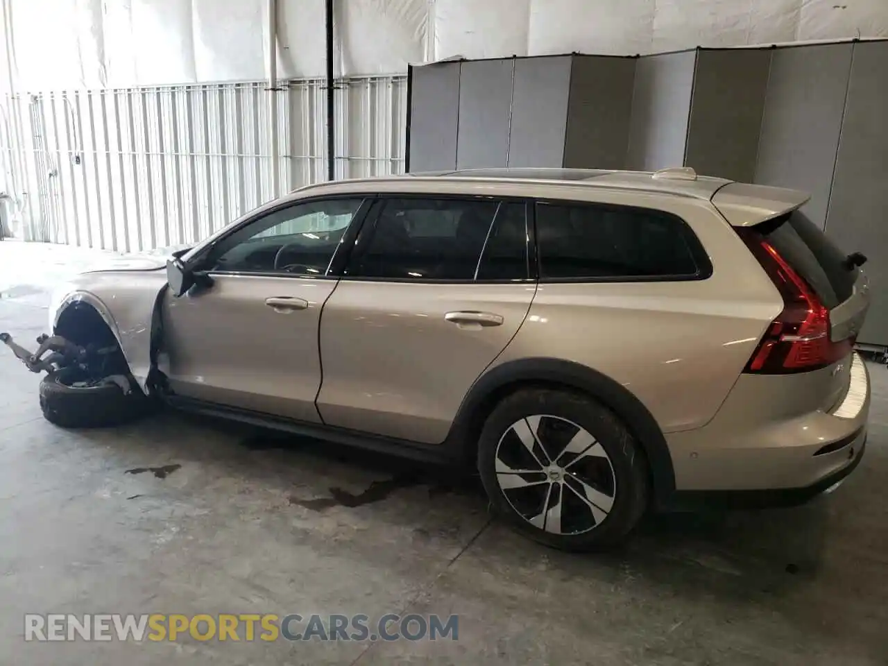 2 Photograph of a damaged car YV4L12WY5R2136187 VOLVO V60 2024