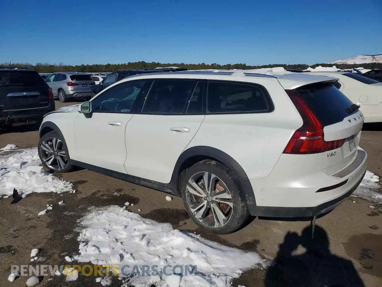 2 Photograph of a damaged car YV4L12WY6R2141074 VOLVO V60 2024