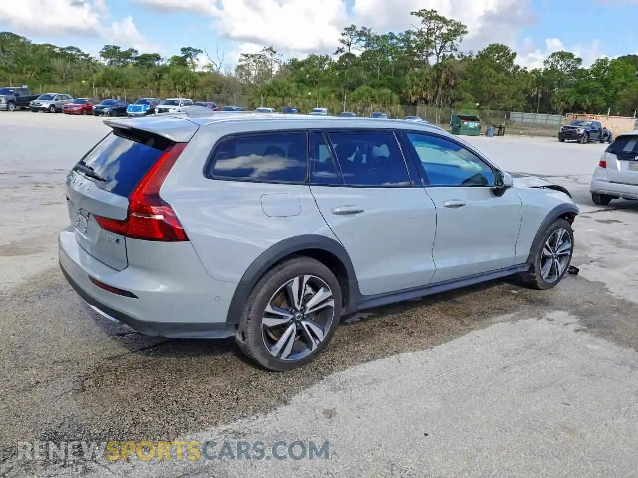 3 Photograph of a damaged car YV4L12WK1S2149715 VOLVO V60 2025