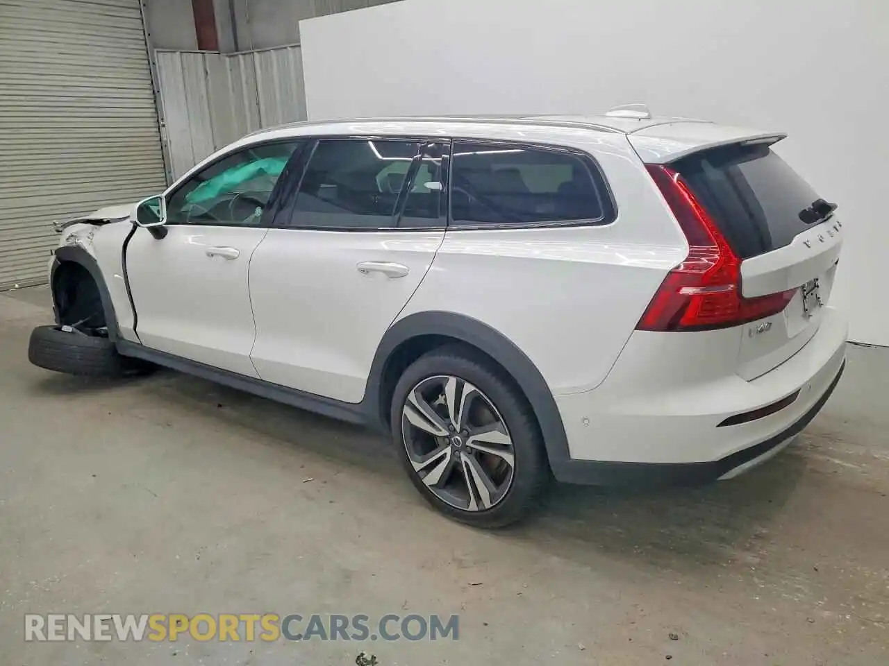 2 Photograph of a damaged car YV4L12WK6S2146776 VOLVO V60 2025