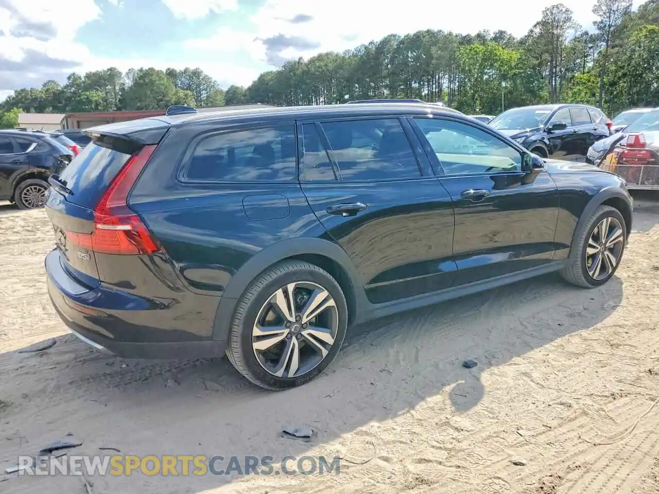 3 Photograph of a damaged car YV4L12WK6S2148527 VOLVO V60 2025