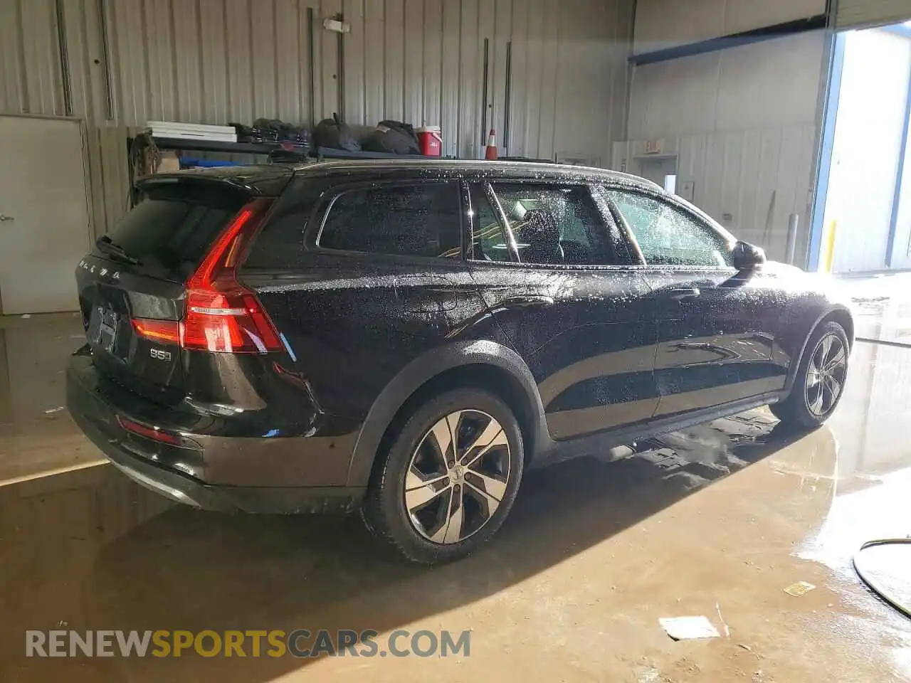 3 Photograph of a damaged car YV4L12WK9S2147338 VOLVO V60 2025
