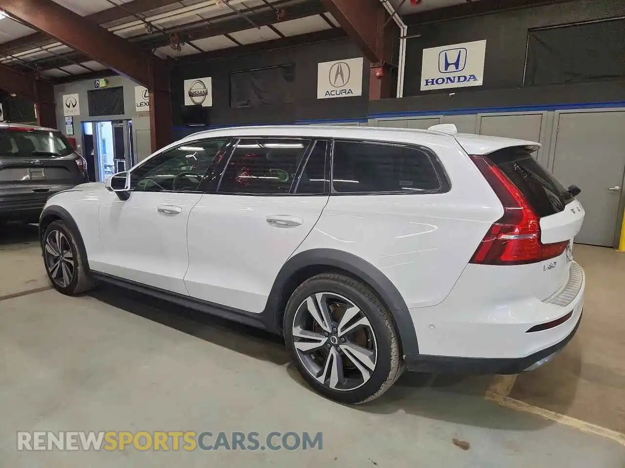 2 Photograph of a damaged car YV4L12WKXS2146229 VOLVO V60 2025