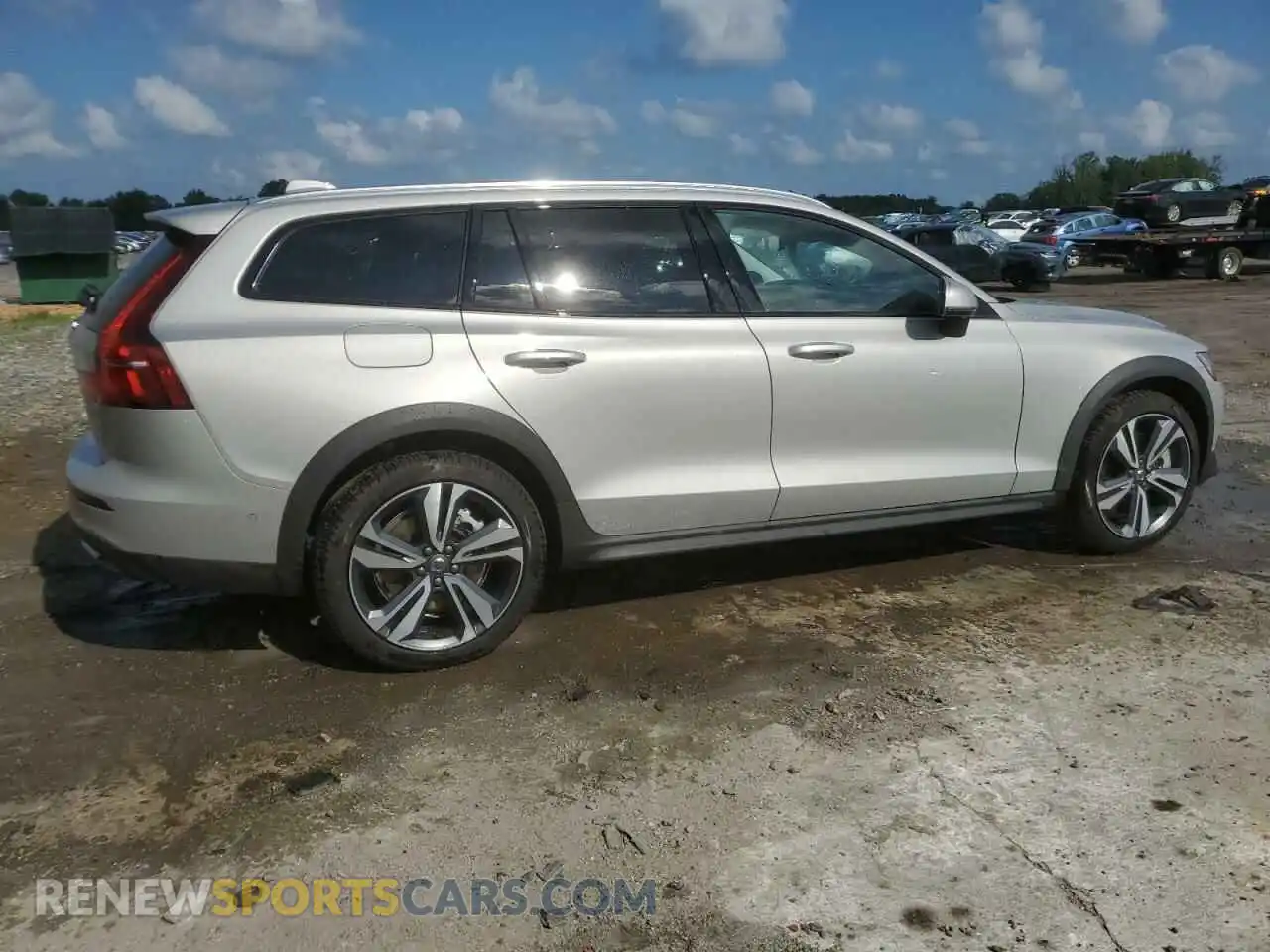3 Photograph of a damaged car YV4L12WKXS2149583 VOLVO V60 2025