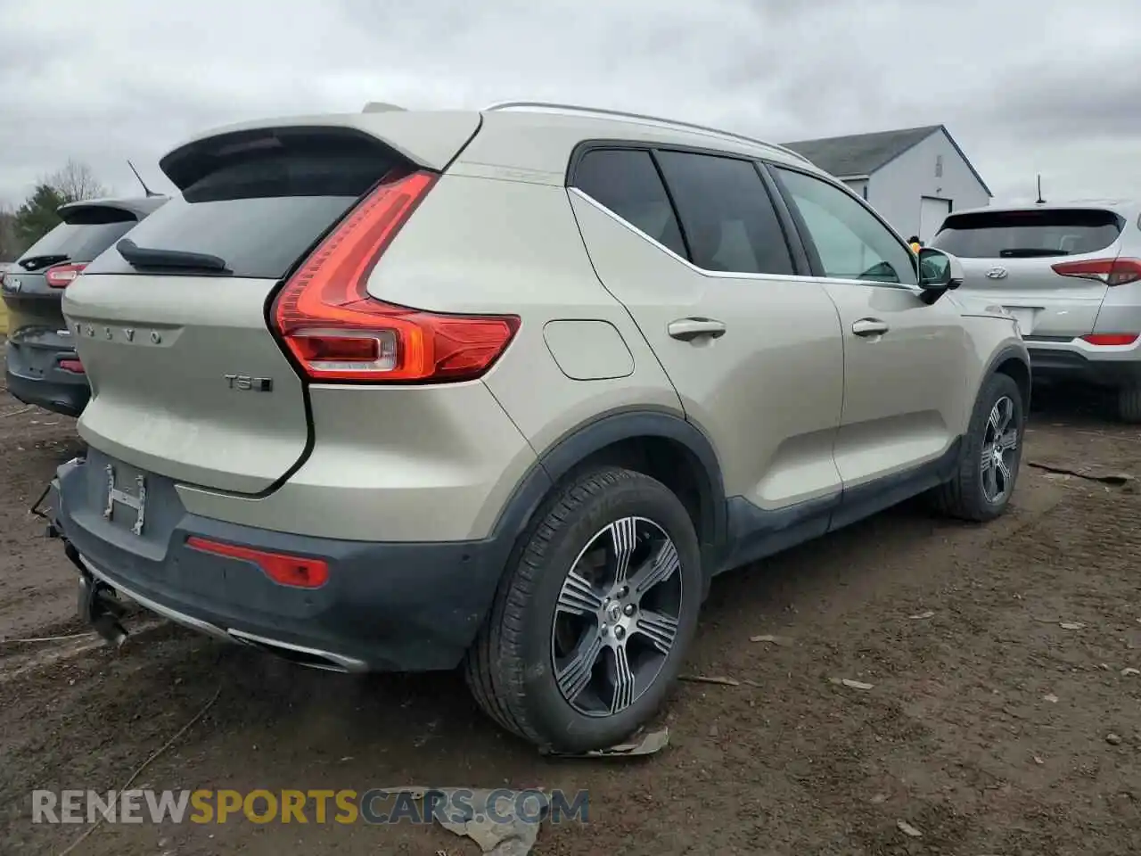 3 Photograph of a damaged car YV4162ULXK2062769 VOLVO XC40 2019