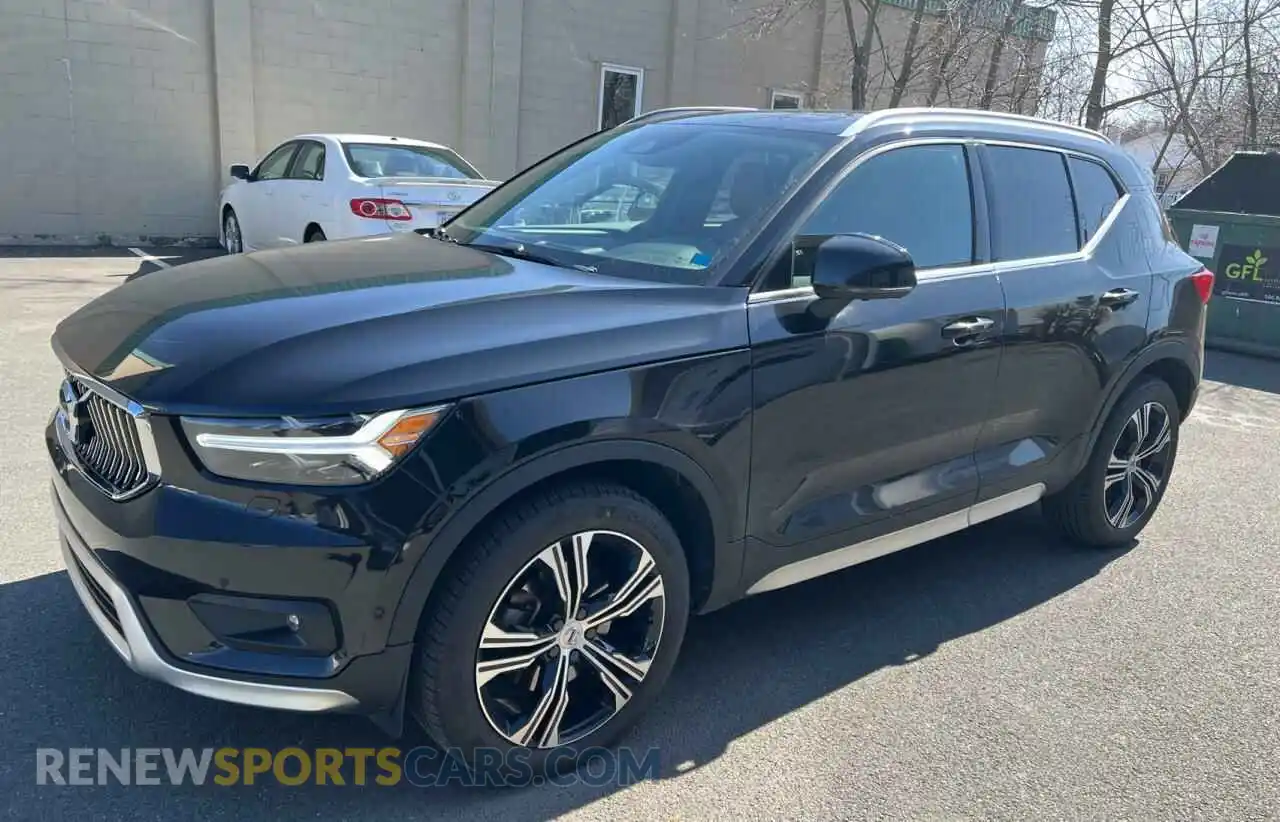 2 fotografías del automóvil dañado YV4162ULXK2127457 VOLVO XC40 2019