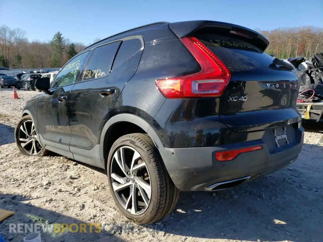 3 fotografías del automóvil dañado YV4162UM4K2141802 VOLVO XC40 2019