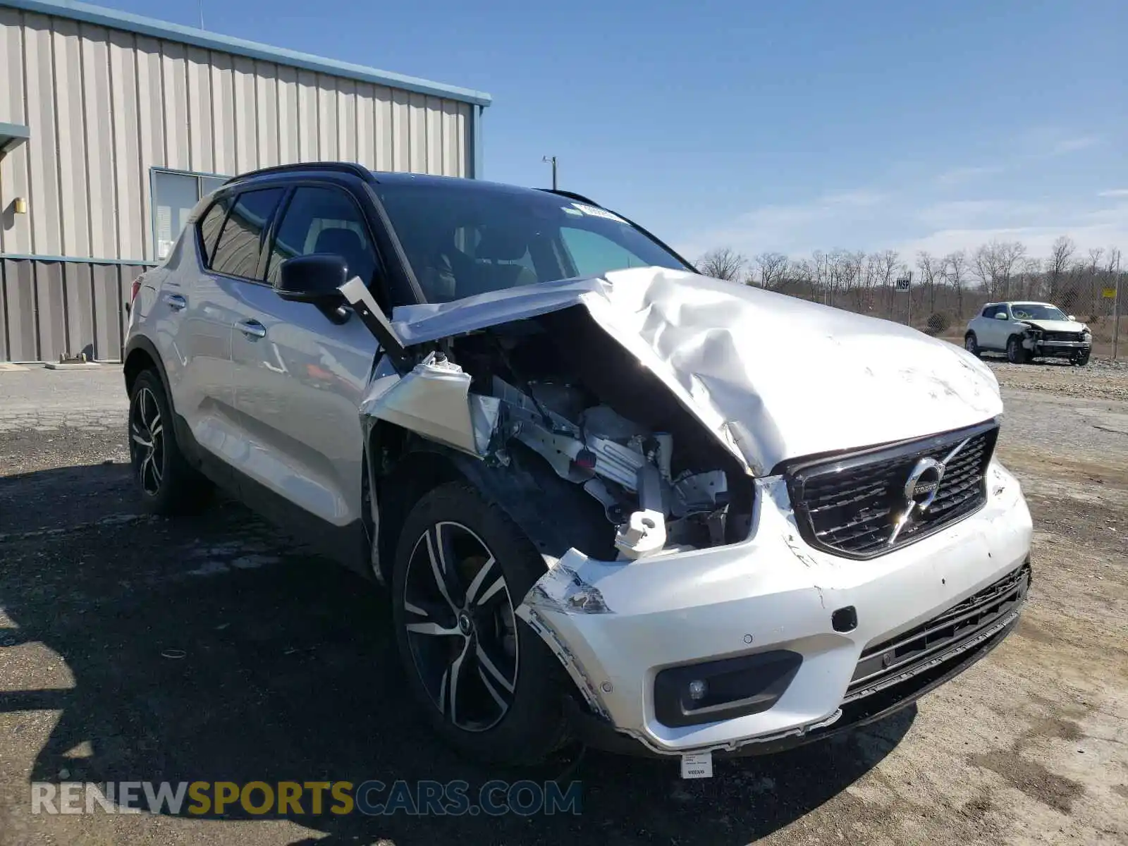 1 Photograph of a damaged car YV4162UM8K2077778 VOLVO XC40 2019