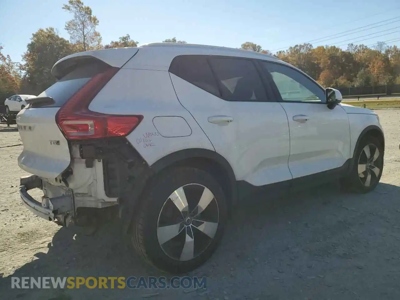 3 Photograph of a damaged car YV4162XZ2K2011475 VOLVO XC40 2019