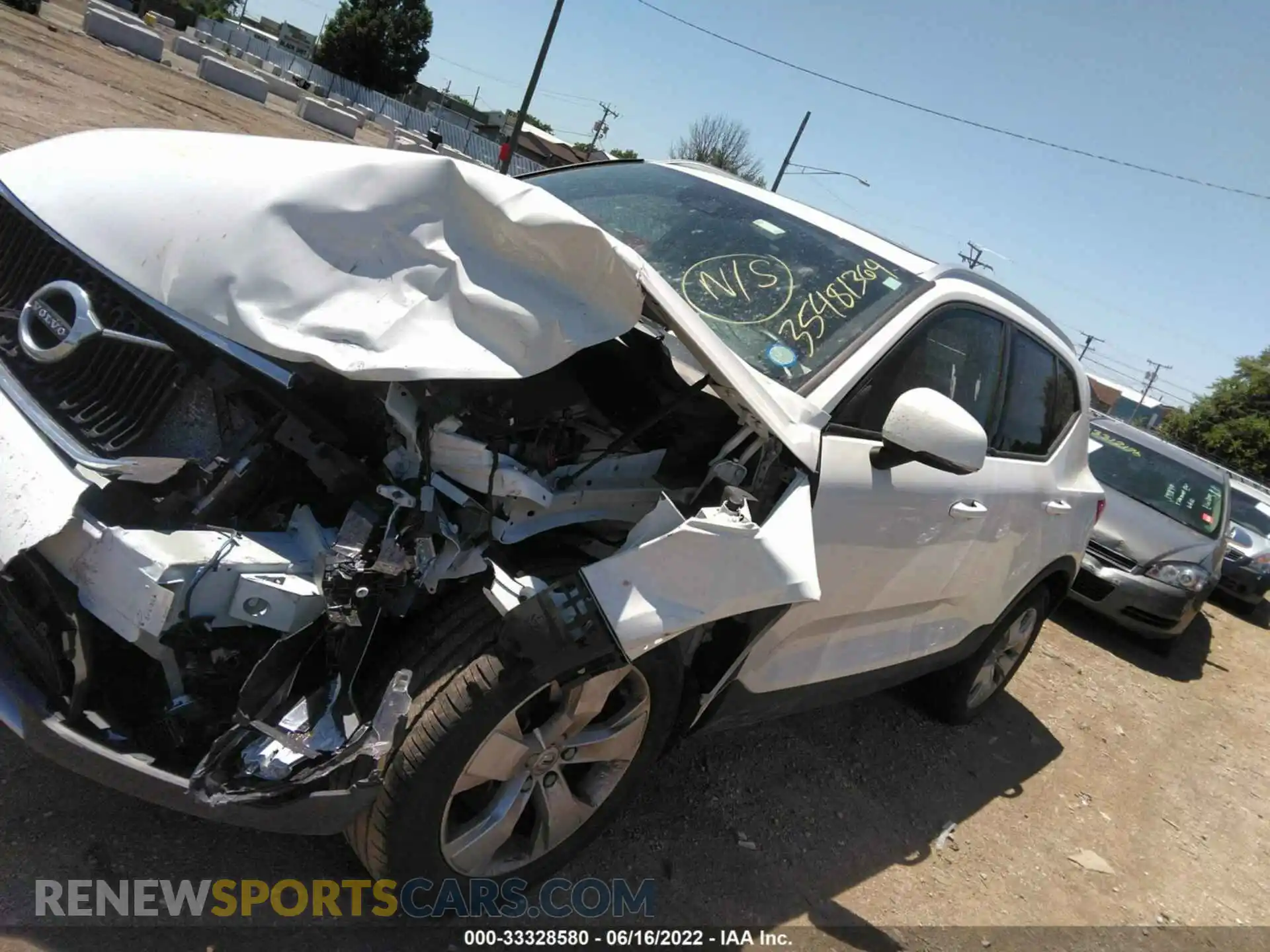 2 Photograph of a damaged car YV4162XZ2K2011699 VOLVO XC40 2019