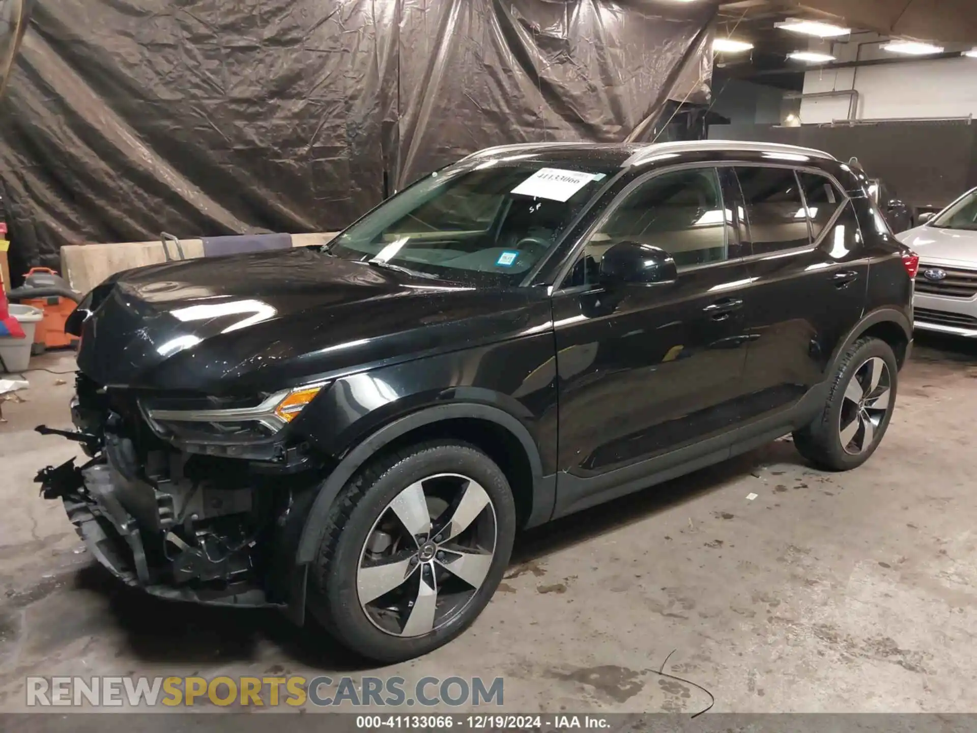 2 Photograph of a damaged car YV4162UK1L2177902 VOLVO XC40 2020