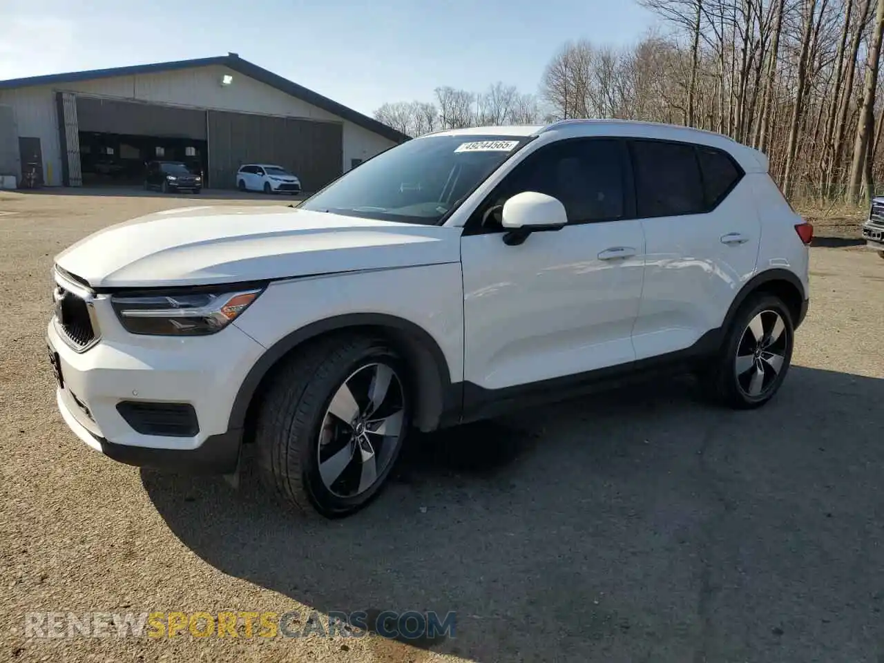 1 Photograph of a damaged car YV4162UK8L2177380 VOLVO XC40 2020