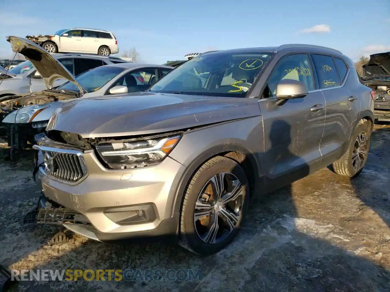 2 Photograph of a damaged car YV4162UL4L2286850 VOLVO XC40 2020