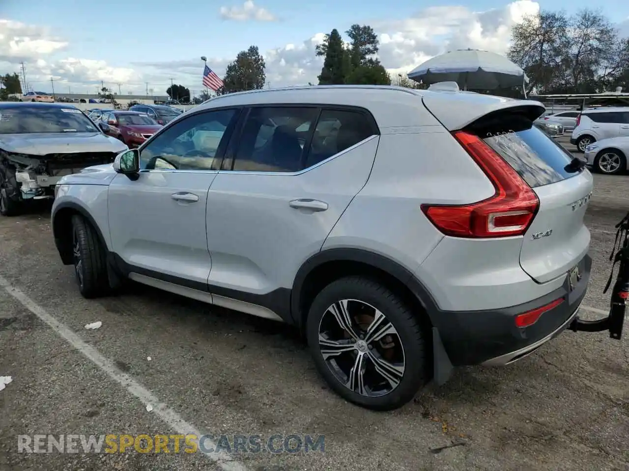 2 Photograph of a damaged car YV4162UL8L2280324 VOLVO XC40 2020