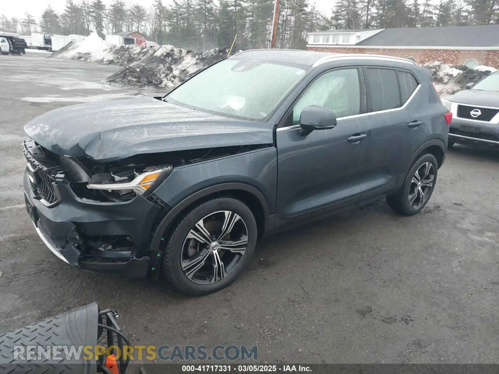 2 Photograph of a damaged car YV4162UL9L2264634 VOLVO XC40 2020
