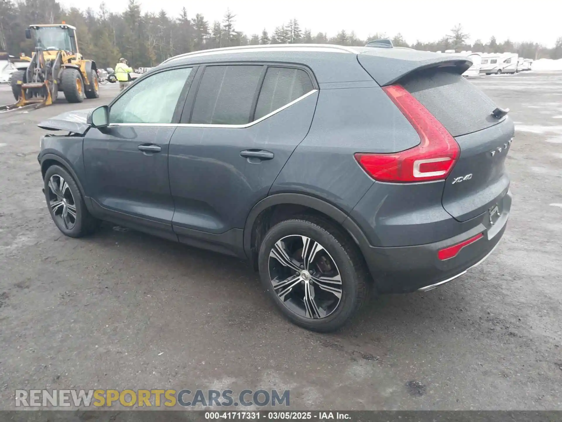 3 Photograph of a damaged car YV4162UL9L2264634 VOLVO XC40 2020
