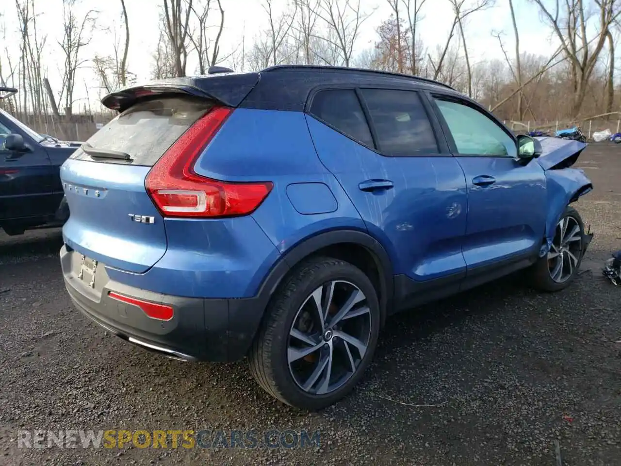 3 Photograph of a damaged car YV4162UM2L2243214 VOLVO XC40 2020