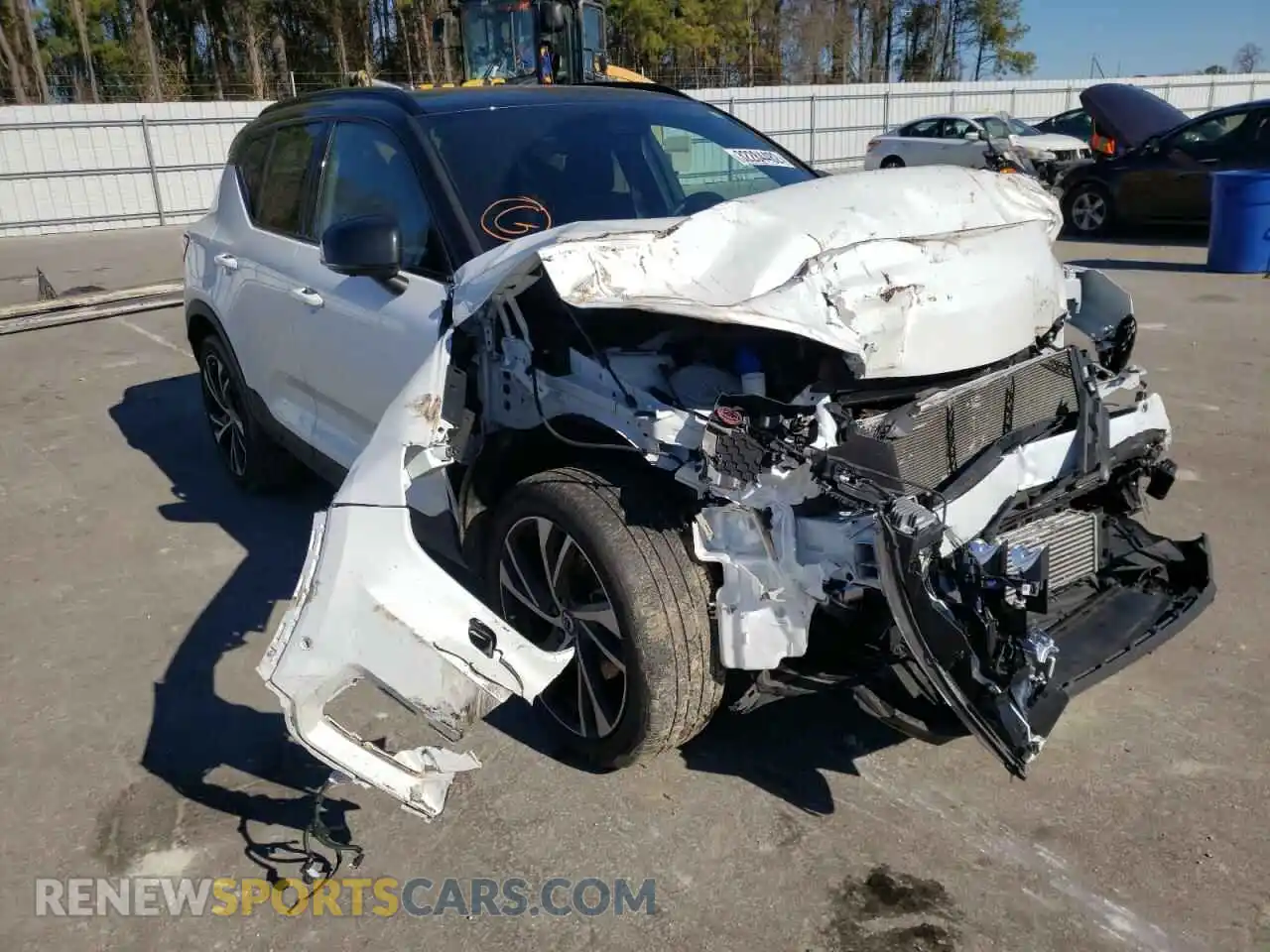 1 Photograph of a damaged car YV4162UM4L2314221 VOLVO XC40 2020