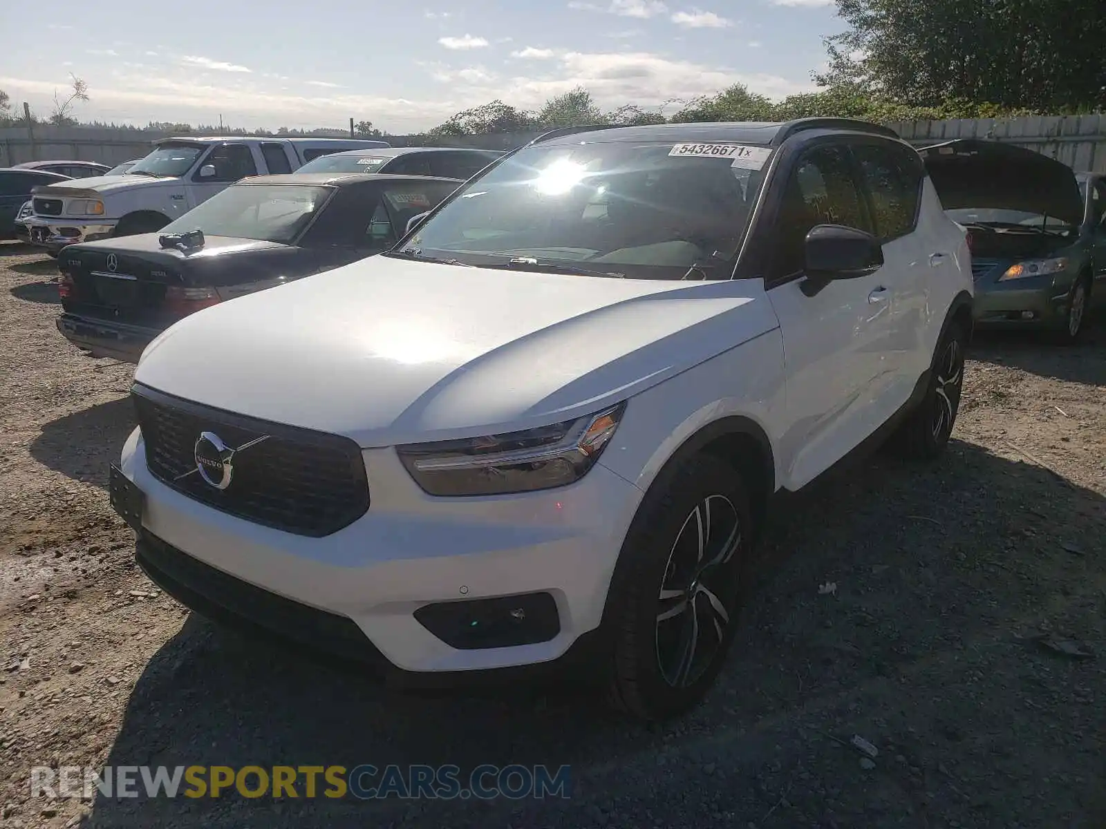 2 Photograph of a damaged car YV4162UM6L2288737 VOLVO XC40 2020