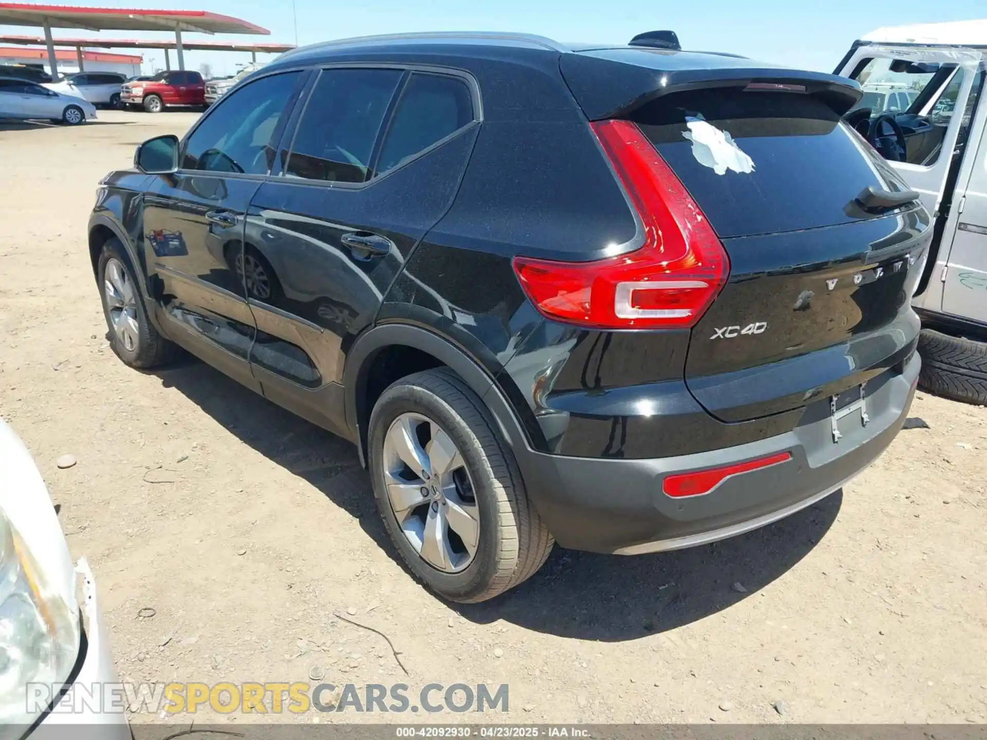 3 Photograph of a damaged car YV4AC2HK4L2226318 VOLVO XC40 2020