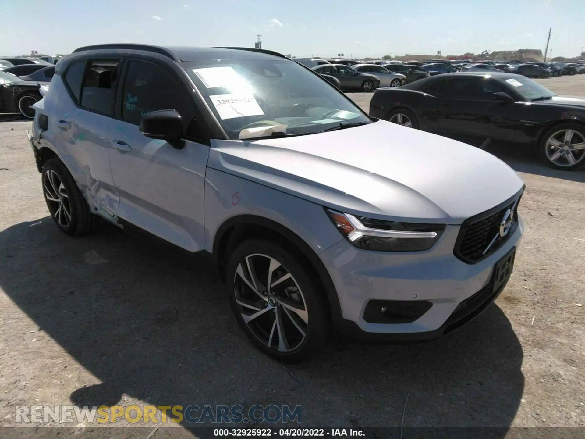 1 Photograph of a damaged car YV4AC2HM2L2345180 VOLVO XC40 2020