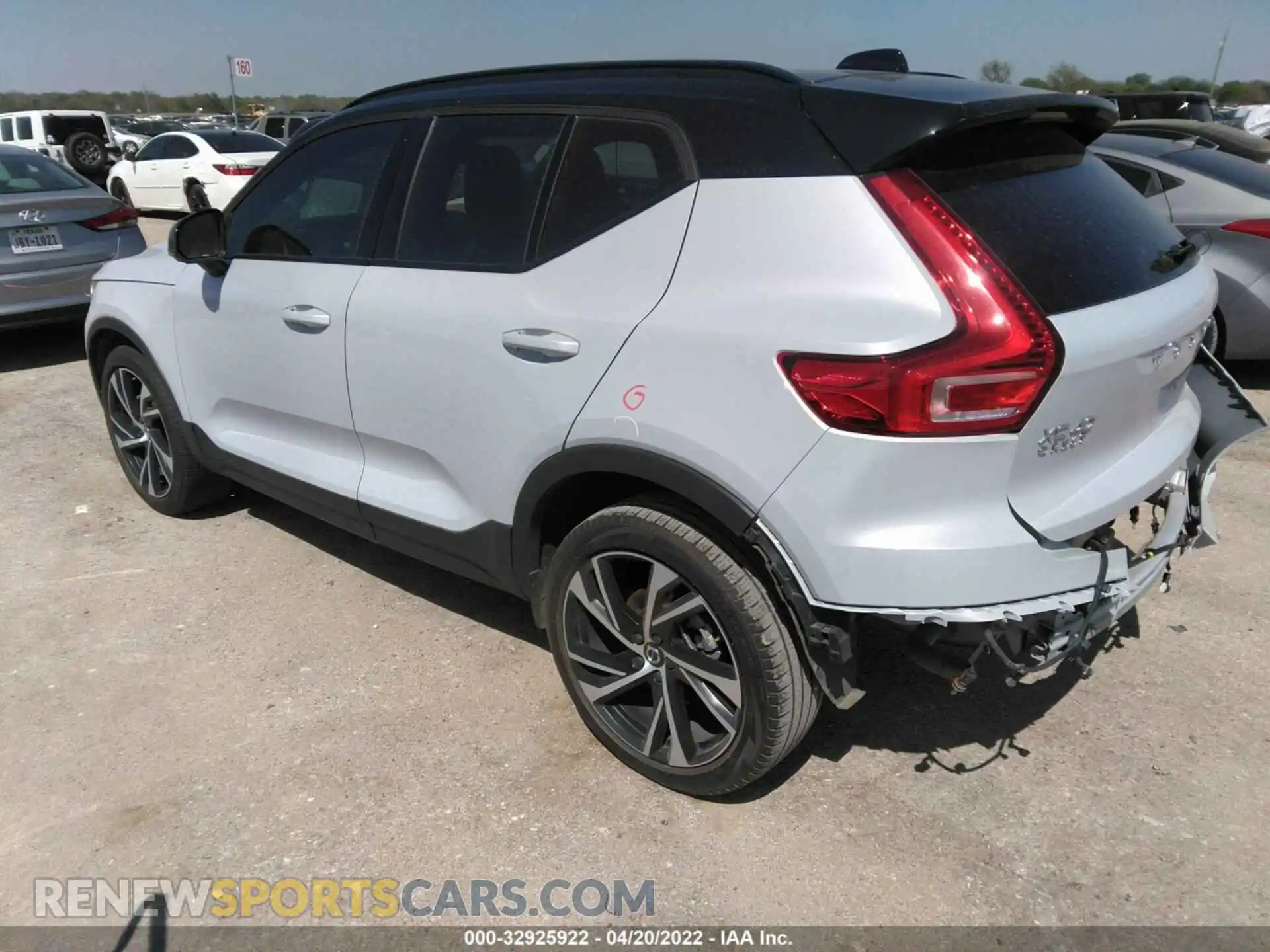 3 Photograph of a damaged car YV4AC2HM2L2345180 VOLVO XC40 2020