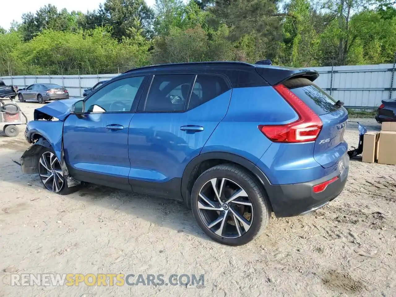 2 Photograph of a damaged car YV4AC2HM9L2323676 VOLVO XC40 2020