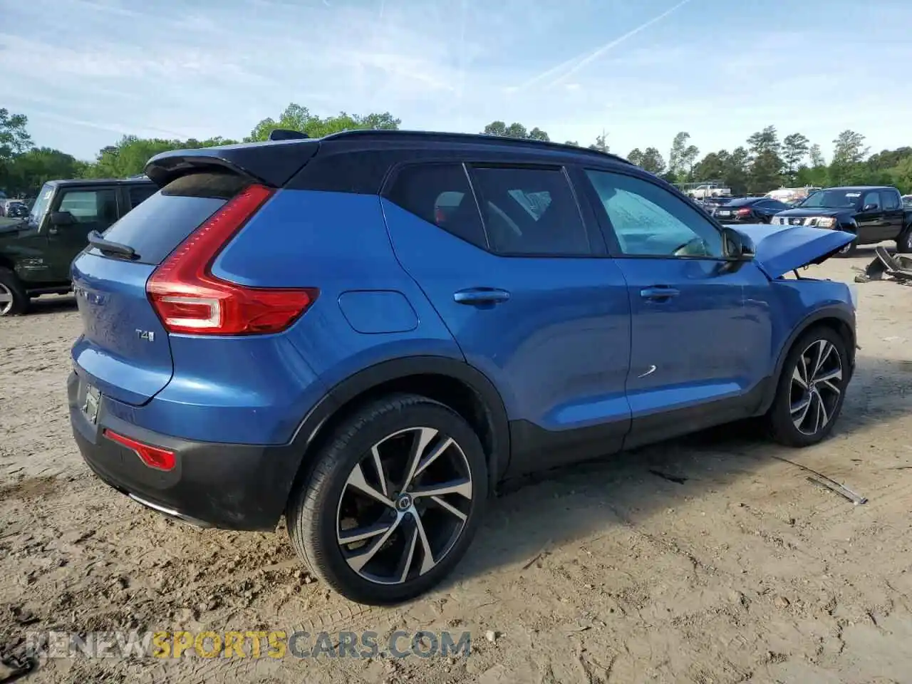 3 Photograph of a damaged car YV4AC2HM9L2323676 VOLVO XC40 2020