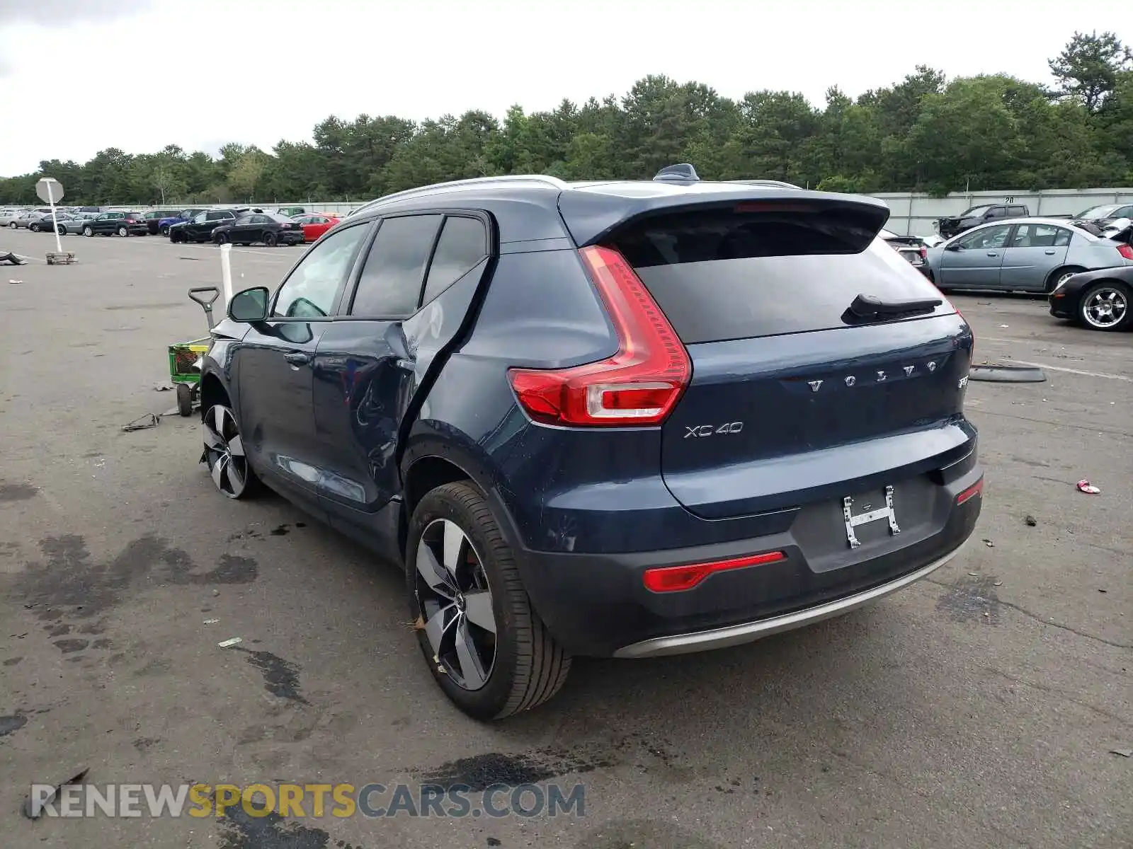 3 Photograph of a damaged car YV4162UK0M2432847 VOLVO XC40 2021