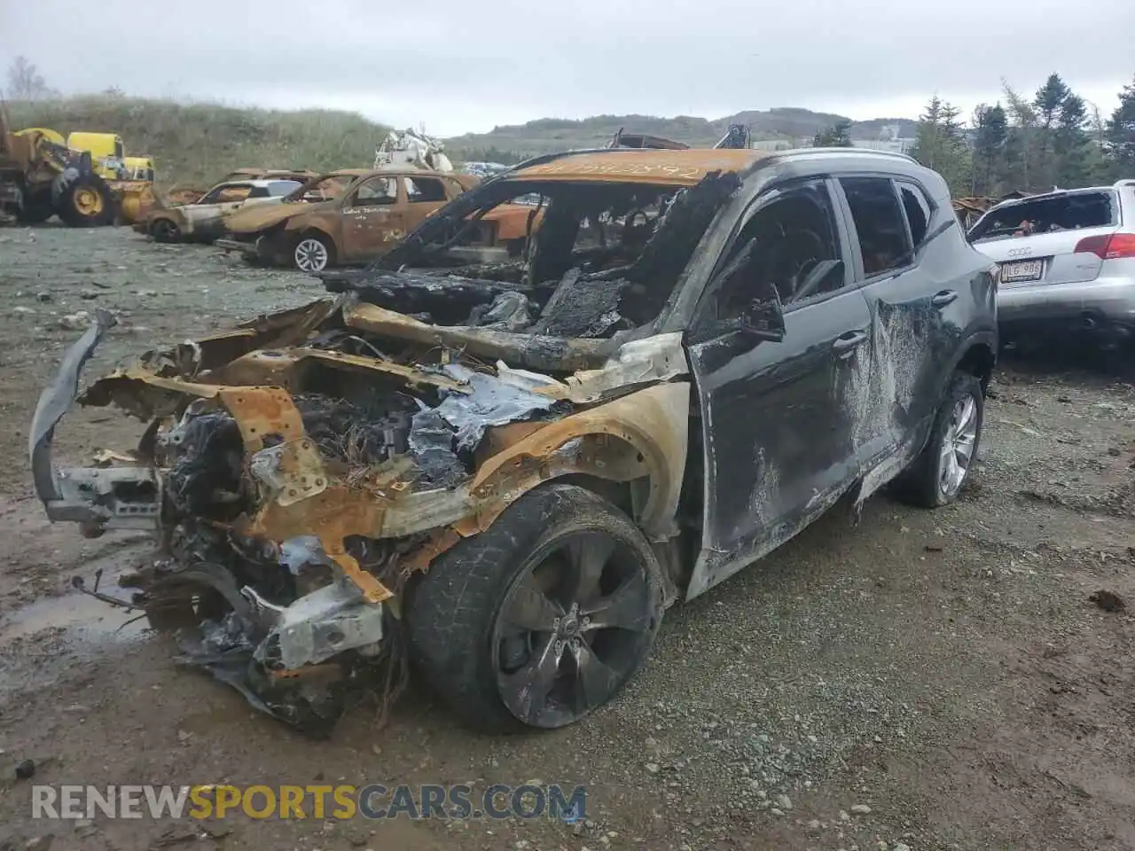 2 Photograph of a damaged car YV4162UK0M2464164 VOLVO XC40 2021