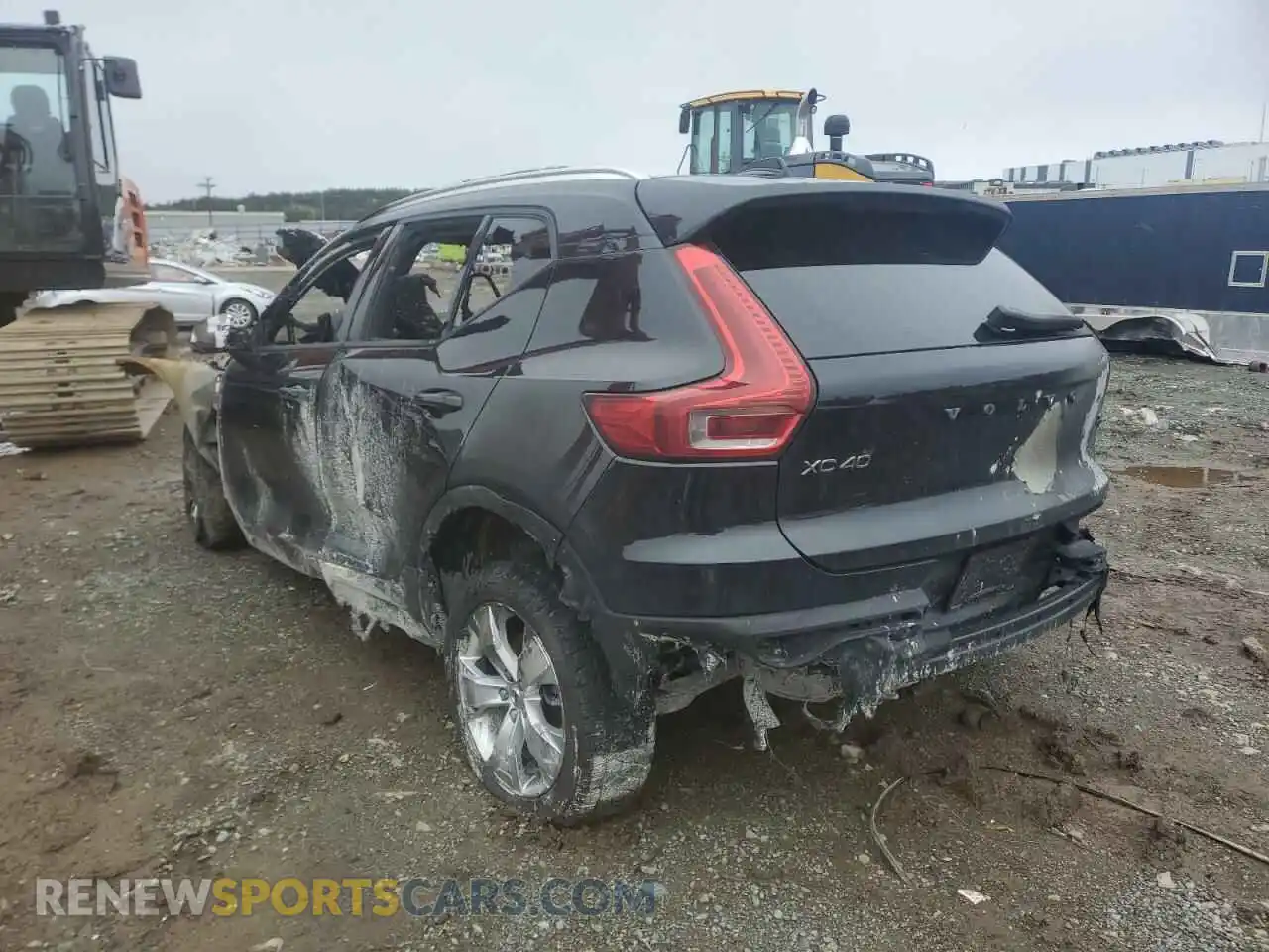 3 Photograph of a damaged car YV4162UK0M2464164 VOLVO XC40 2021