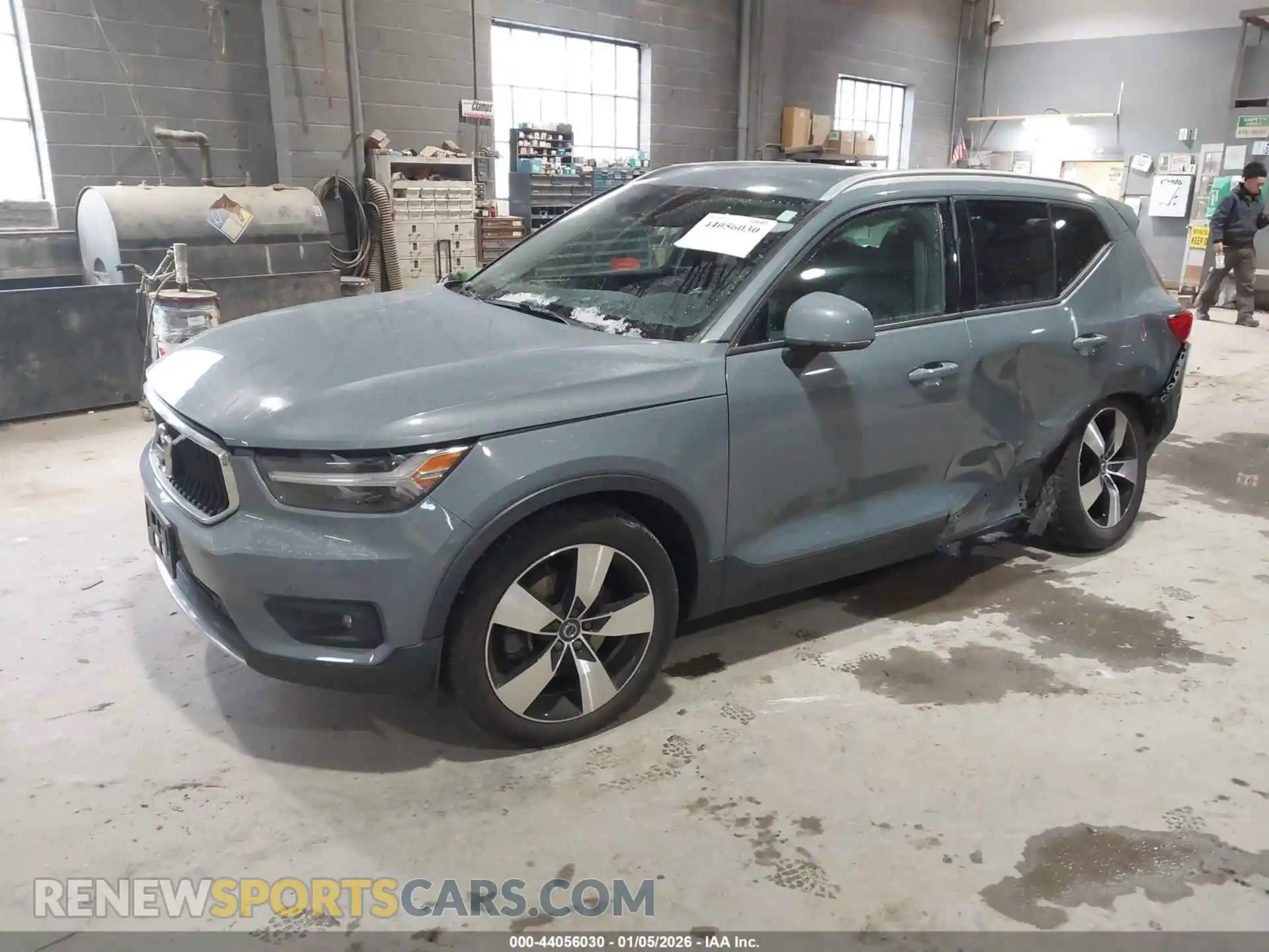 2 Photograph of a damaged car YV4162UK2M2481550 VOLVO XC40 2021