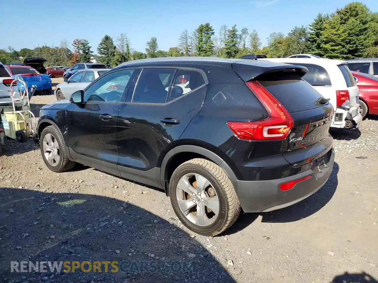 2 Photograph of a damaged car YV4162UK3M2424922 VOLVO XC40 2021