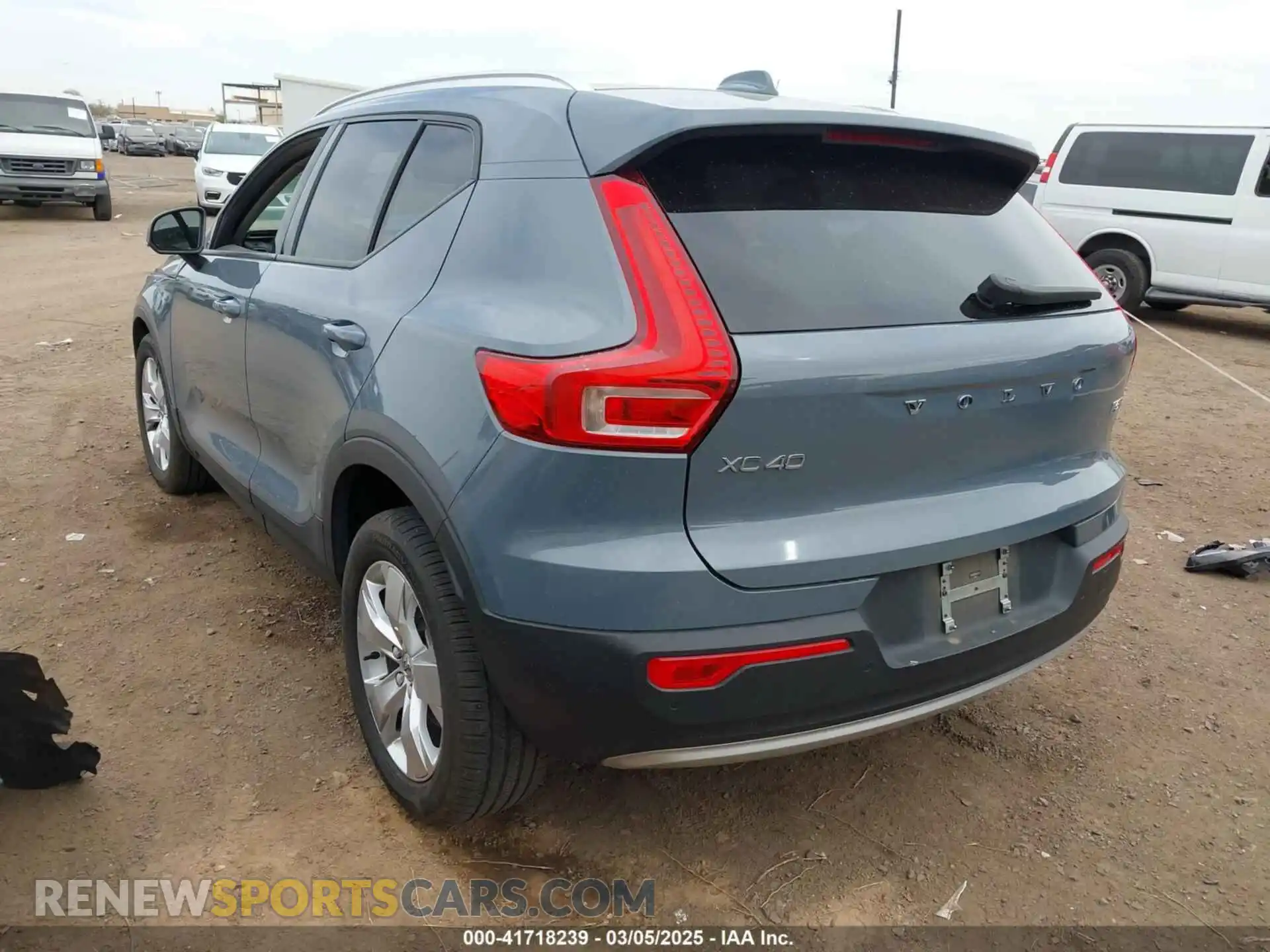 3 fotografías del automóvil dañado YV4162UK3M2473571 VOLVO XC40 2021