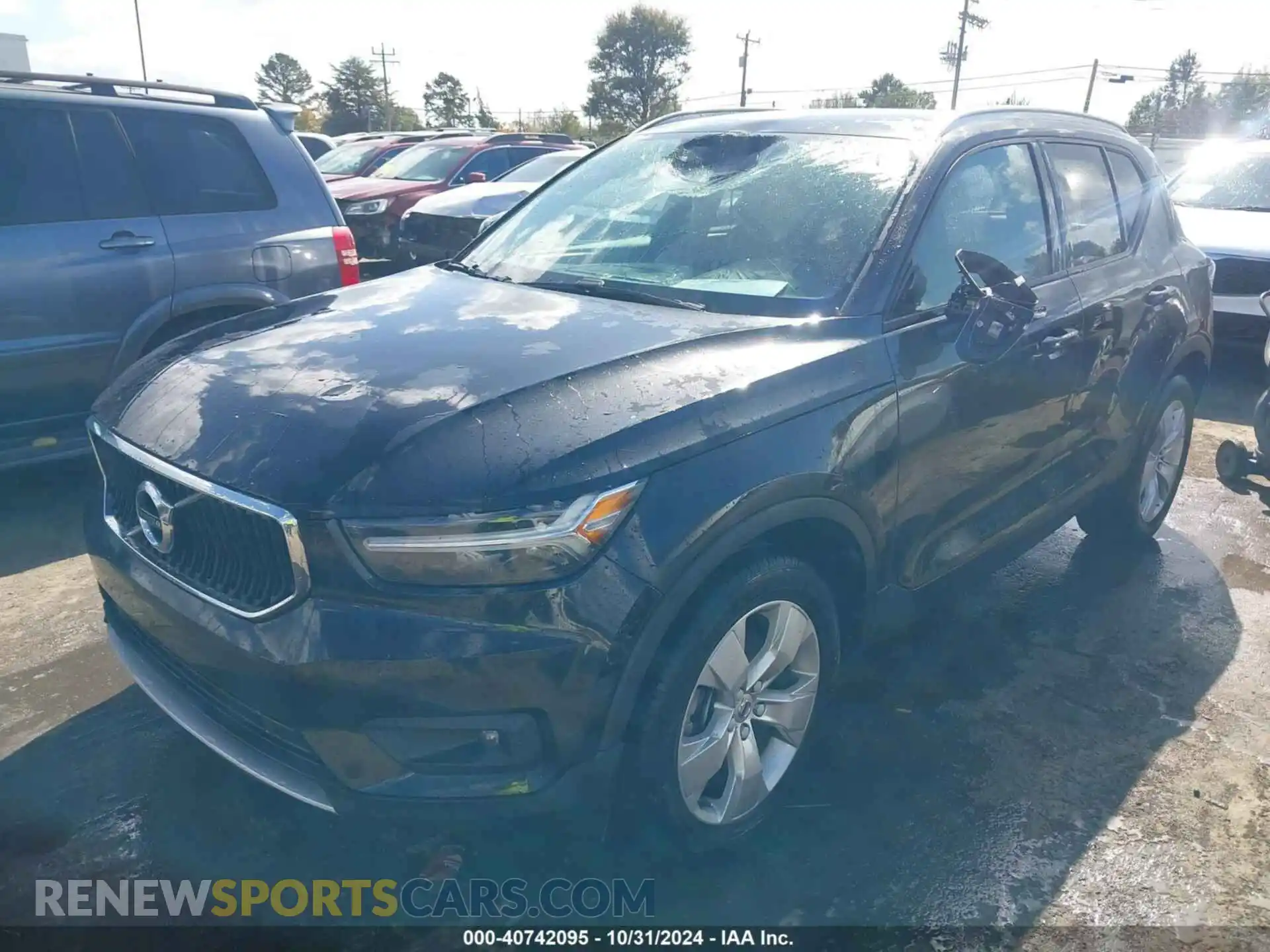 2 Photograph of a damaged car YV4162UK3M2487664 VOLVO XC40 2021