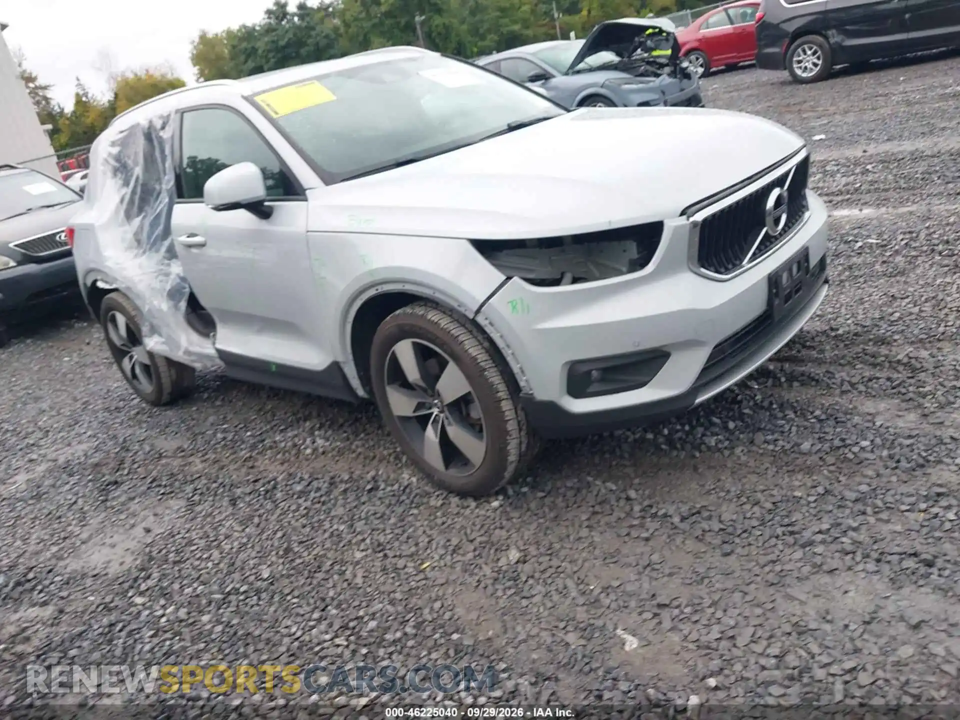 1 Photograph of a damaged car YV4162UK5M2401030 VOLVO XC40 2021