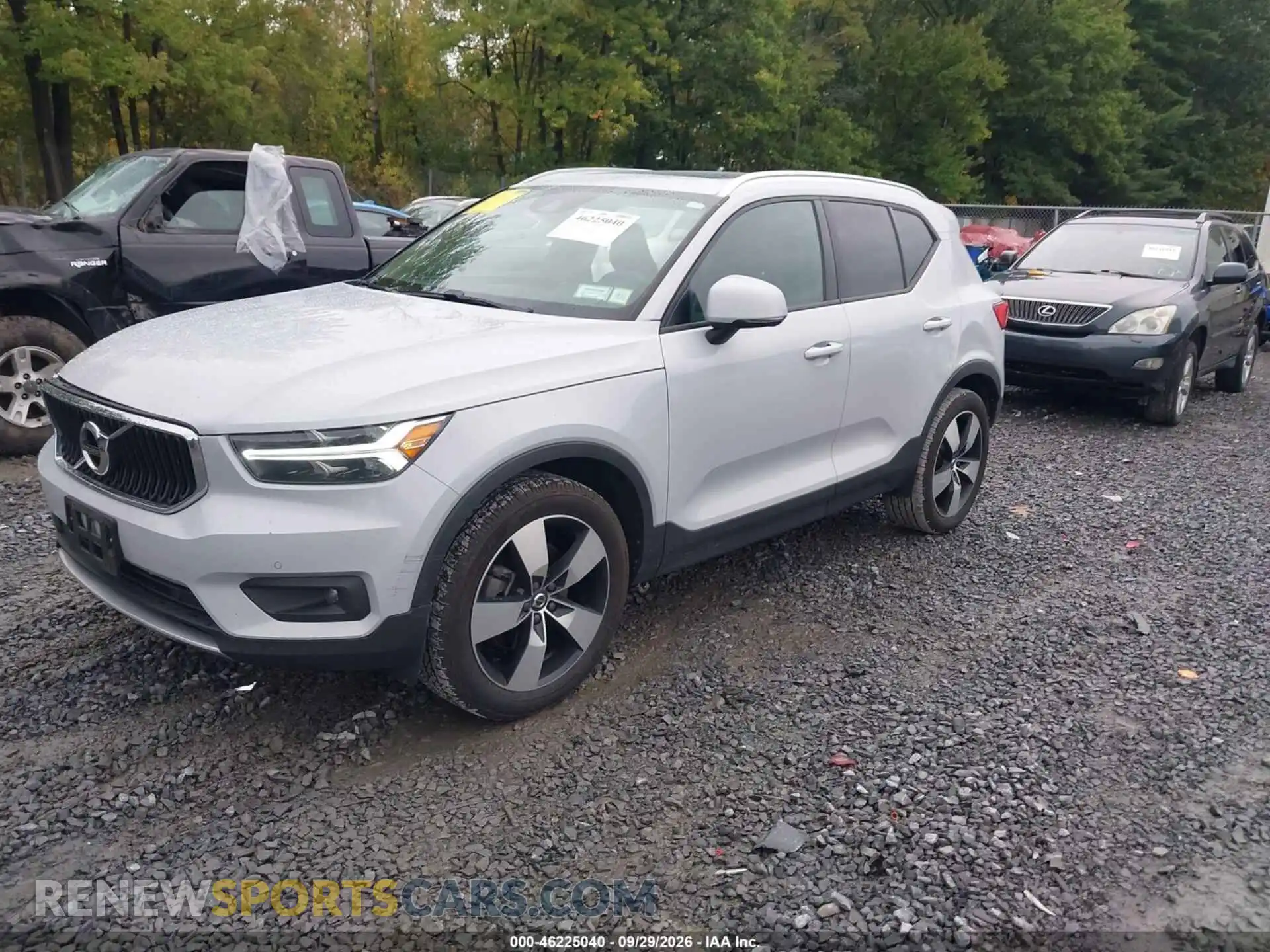 2 Photograph of a damaged car YV4162UK5M2401030 VOLVO XC40 2021