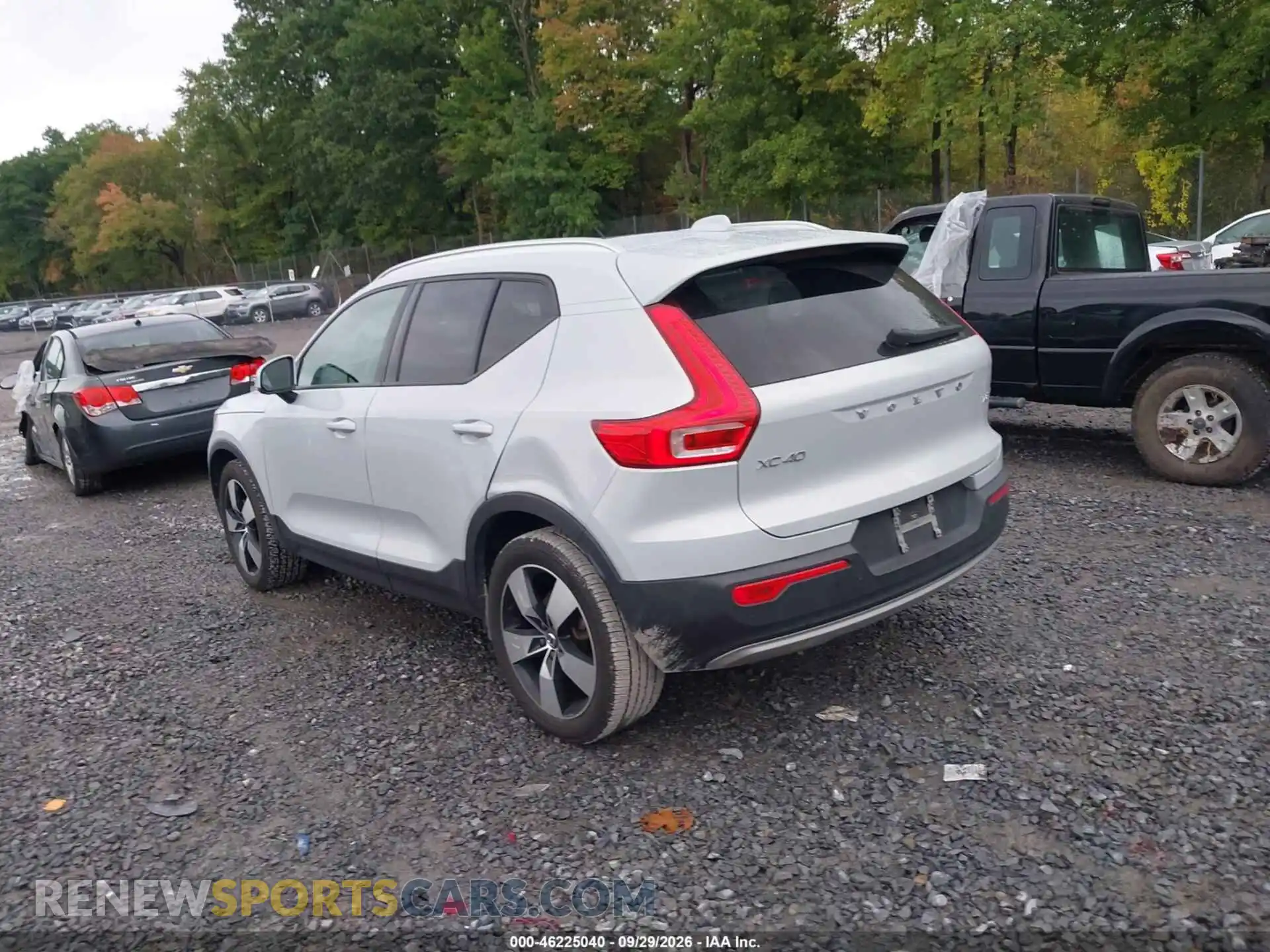 3 Photograph of a damaged car YV4162UK5M2401030 VOLVO XC40 2021
