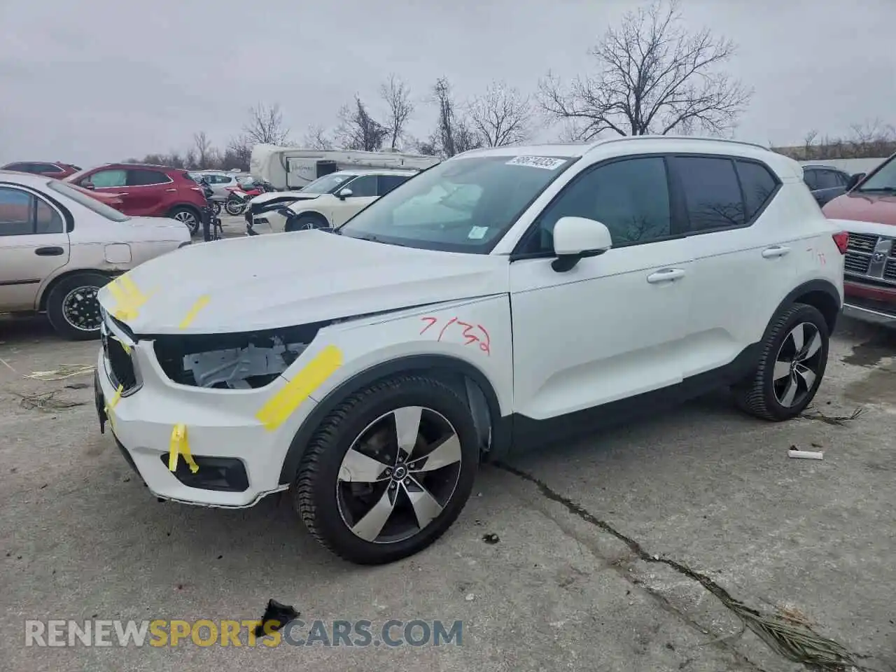 1 Photograph of a damaged car YV4162UK5M2454181 VOLVO XC40 2021