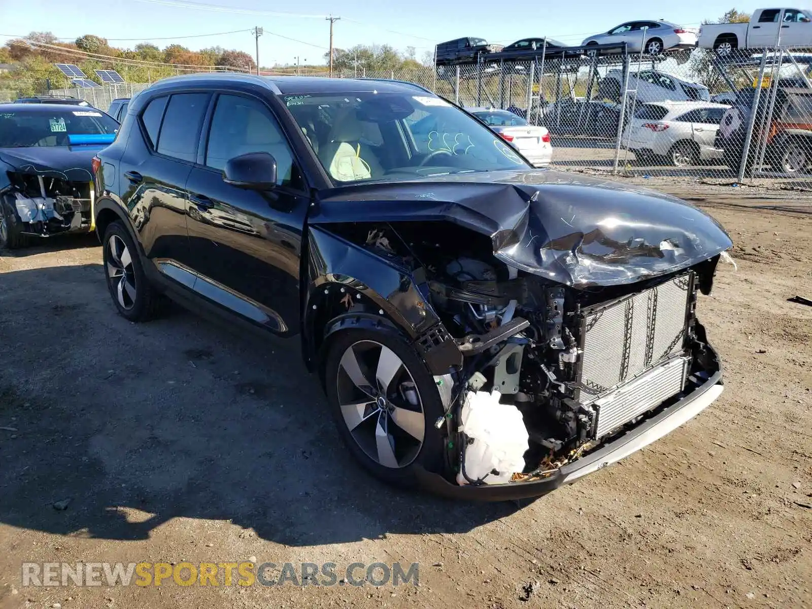 1 Photograph of a damaged car YV4162UK5M2562932 VOLVO XC40 2021