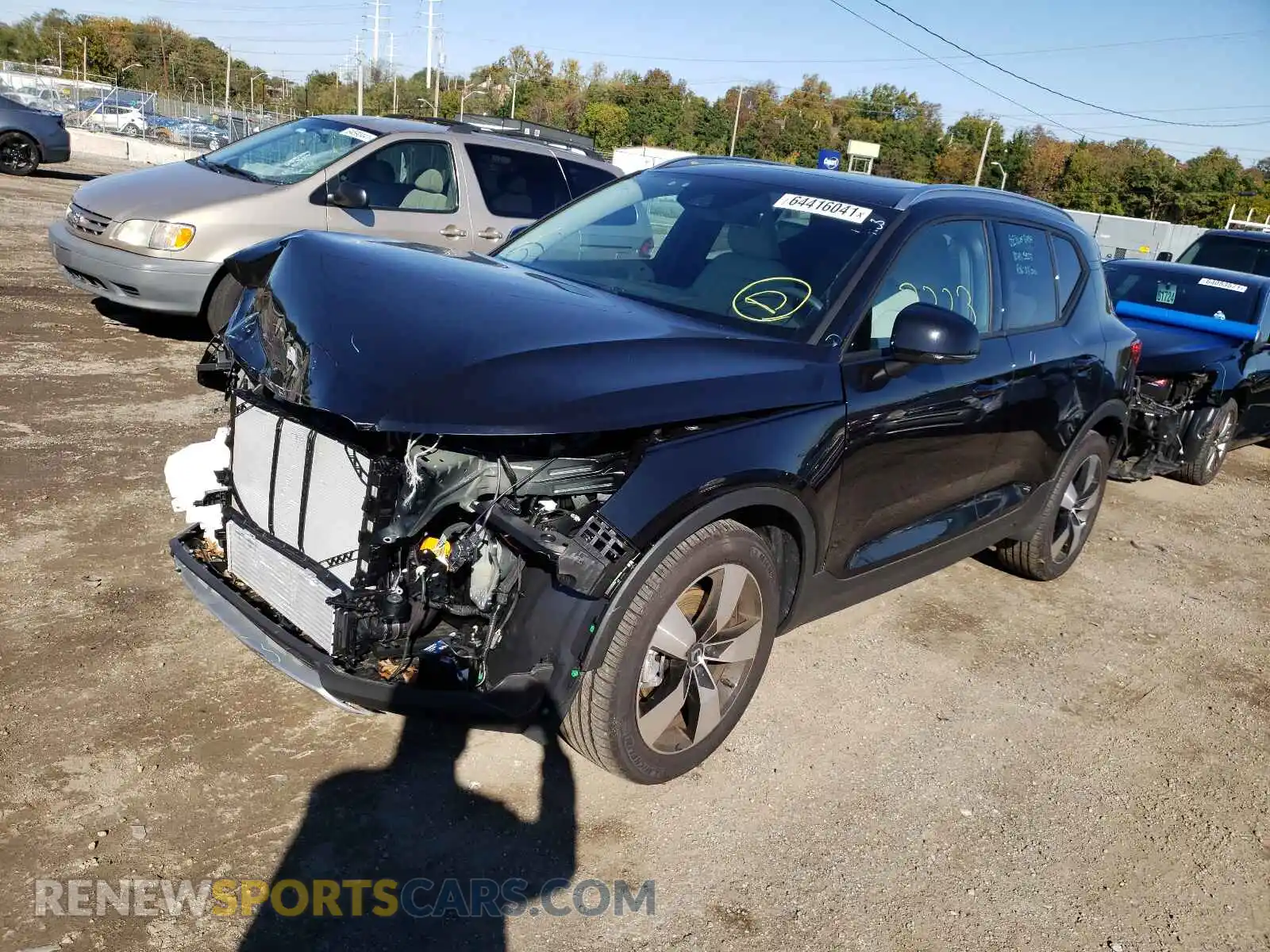 2 Photograph of a damaged car YV4162UK5M2562932 VOLVO XC40 2021