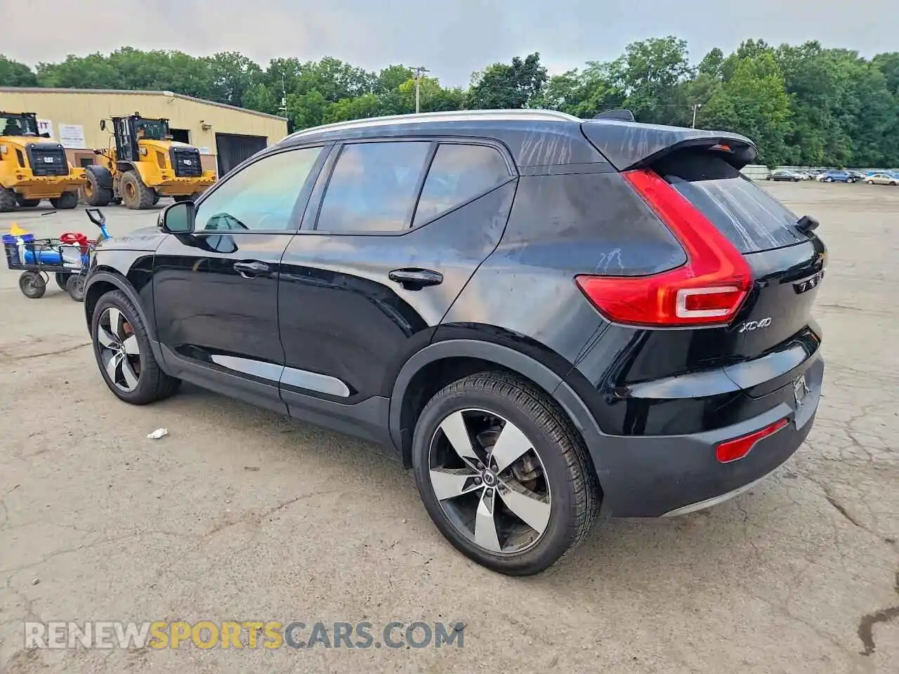 2 Photograph of a damaged car YV4162UK7M2409002 VOLVO XC40 2021