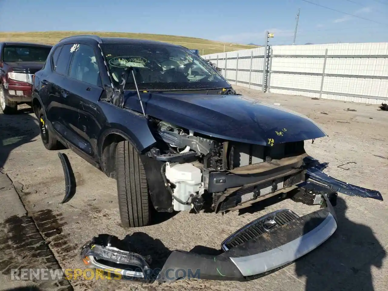 1 fotografías del automóvil dañado YV4162UK8M2493945 VOLVO XC40 2021