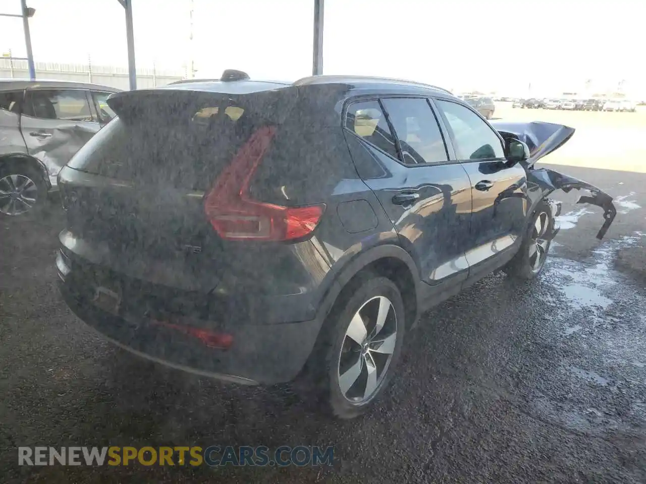 3 Photograph of a damaged car YV4162UK9M2454734 VOLVO XC40 2021